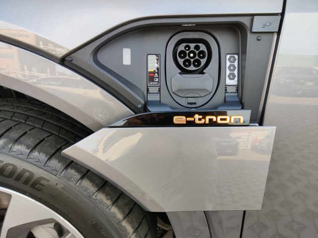 e-tron advanced 50 quattro 230 kW KLIMA LED NAVI