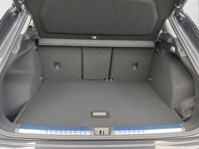 Q3 SUV TFSI 110 kW S tronic Klima LED Navi Alu
