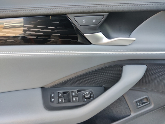 Passat Elegance 2,0 TDI 150 PS DSG NAVI LEDER