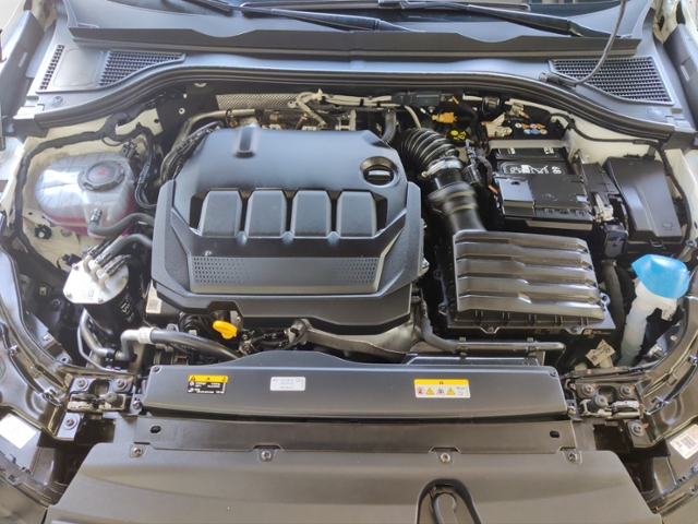 Passat Elegance 2,0 TDI 150 PS DSG NAVI LEDER