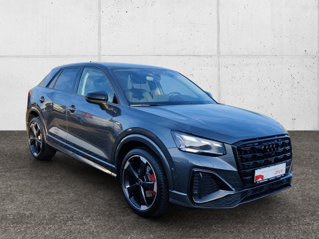 Q2 35 TFSI 150PS S tronic S-Line Matrix AHK