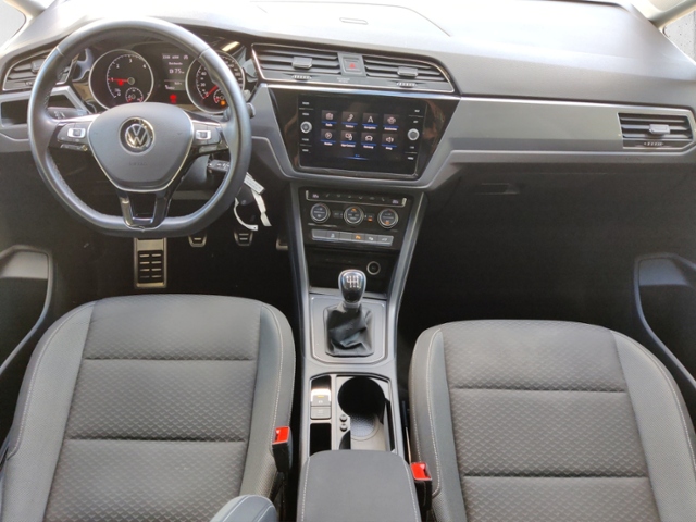 Touran 2.0 TDI Active  Rear View Light Assist AC