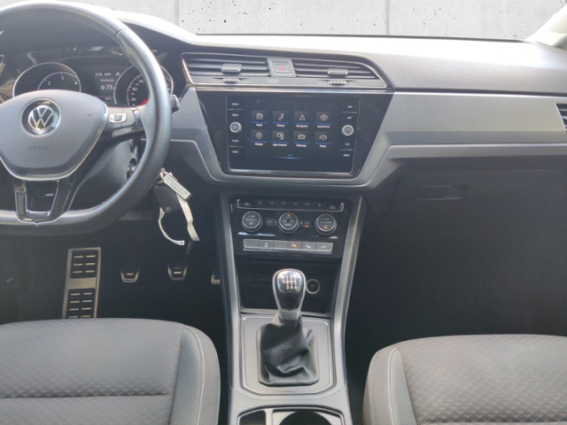 Touran 2.0 TDI Active  Rear View Light Assist AC