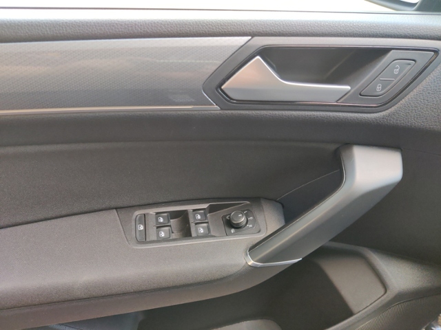 Touran 2.0 TDI Active  Rear View Light Assist AC
