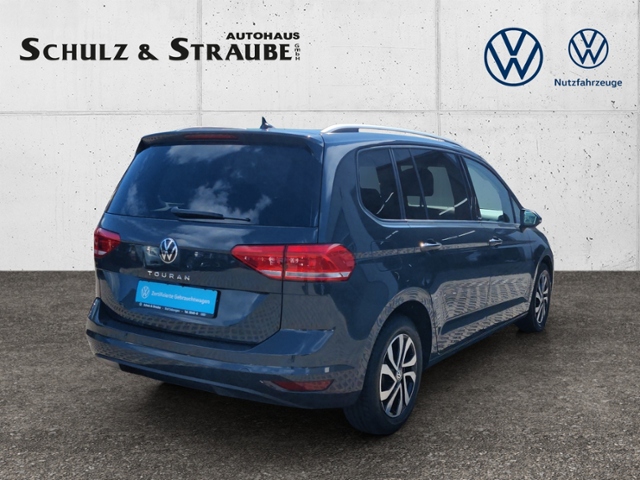 Touran 2.0 TDI Active  Rear View Light Assist AC
