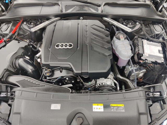 A4 Avant S line 40 TFSI quattro MATRIX