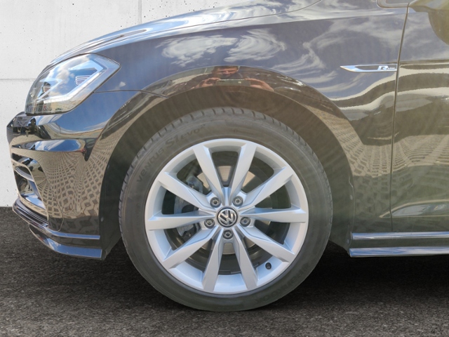 Golf VII 2.0 TDI Highline R-Line  Rear View, Lig