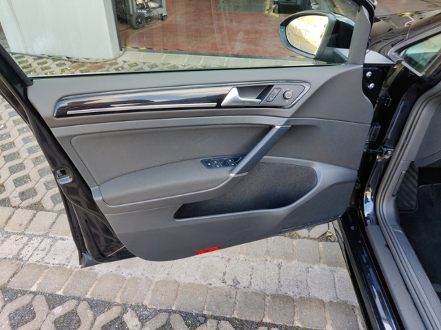 Golf VII 2.0 TDI Highline R-Line  Rear View, Lig