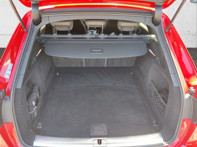 A4 35 TFSI Avant sport  S-Line Matrix AHK