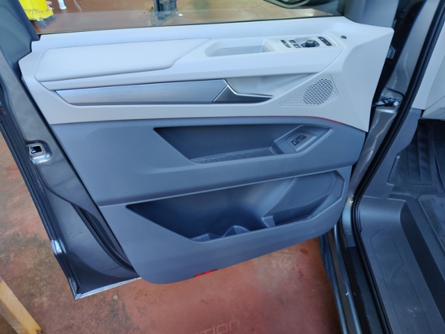 Multivan T7 Edition 2.0 TDI DSG MATRIX NAVI