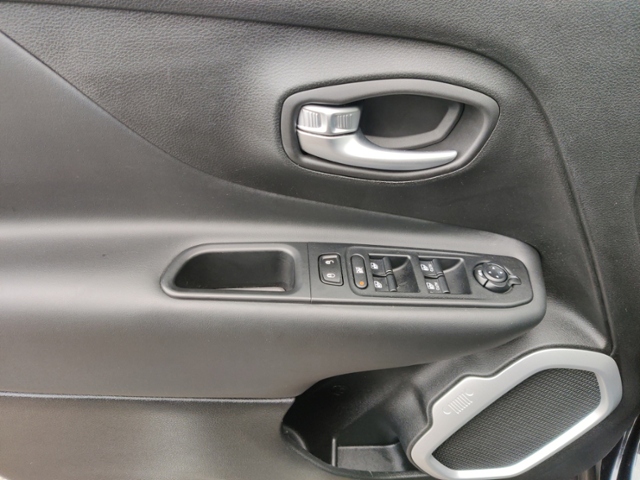 Renegade Limited 1,4 MultiAir FWD NAVI ALU