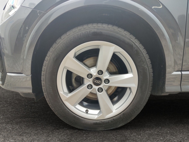 Q2 35 1.5 TFSI S line  MATRIX AHK
