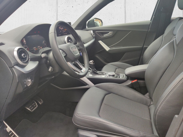 Q2 35 1.5 TFSI S line  MATRIX AHK