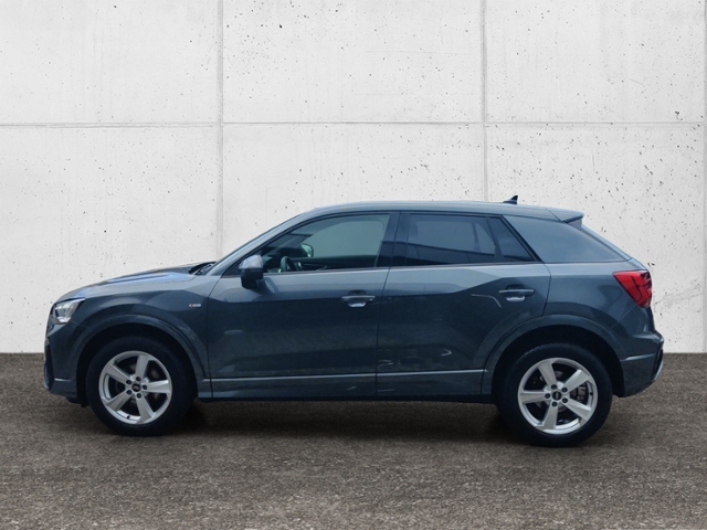 Q2 35 1.5 TFSI S line  MATRIX AHK