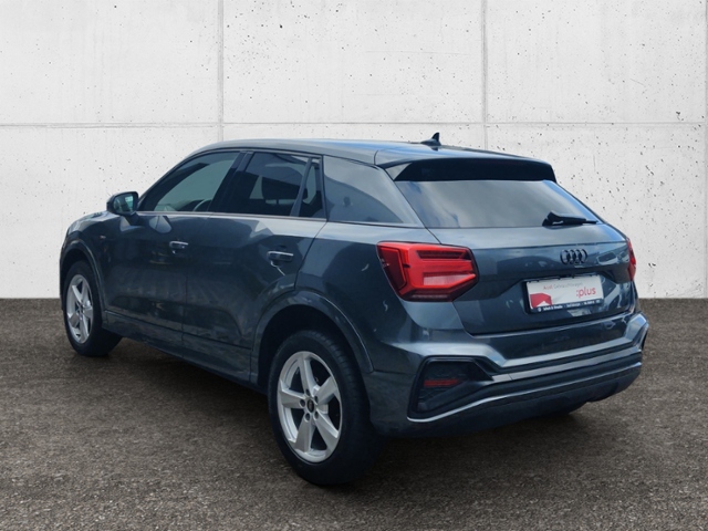 Q2 35 1.5 TFSI S line  MATRIX AHK