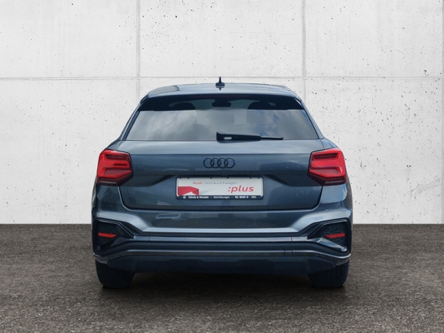 Q2 35 1.5 TFSI S line  MATRIX AHK