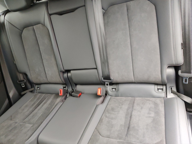 Q3 40 2.0 TFSI quattro  MATRIX RFK