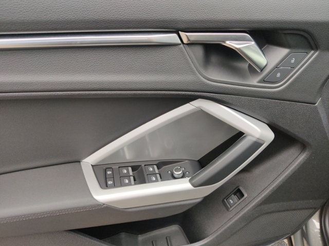 Q3 40 2.0 TFSI quattro  MATRIX RFK