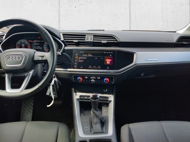 Q3 35 2.0 TDI quattro advanced  LED STHZ