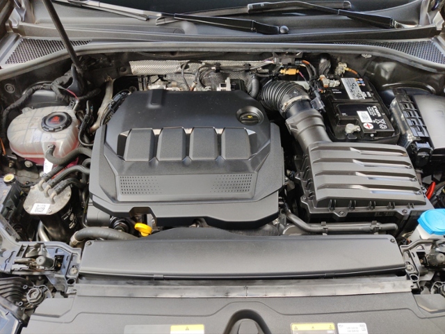 Q3 35 2.0 TDI quattro advanced  LED STHZ