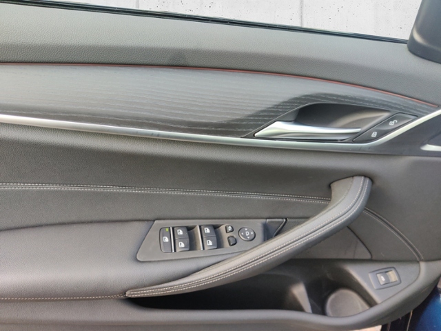 530 i xDrive  BMW Live Cockpit Professional LED