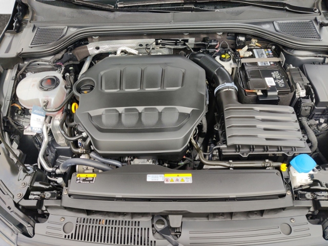 Golf VIII 2.0 TSI R-Line (EURO 6d) KLIMA LED ALU