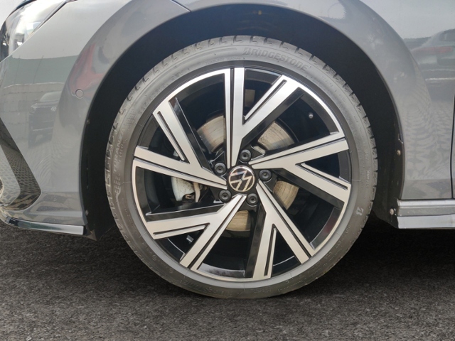 Golf VIII 2.0 TSI R-Line (EURO 6d) KLIMA LED ALU