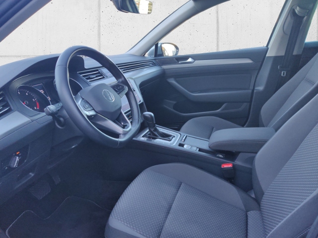 Passat Variant 2.0 TDI Light Assist Navigationss