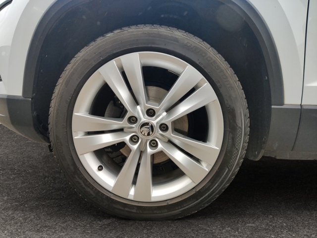 Karoq 1.5 TSI ACT Style REAR VIEW DRIVING MODE