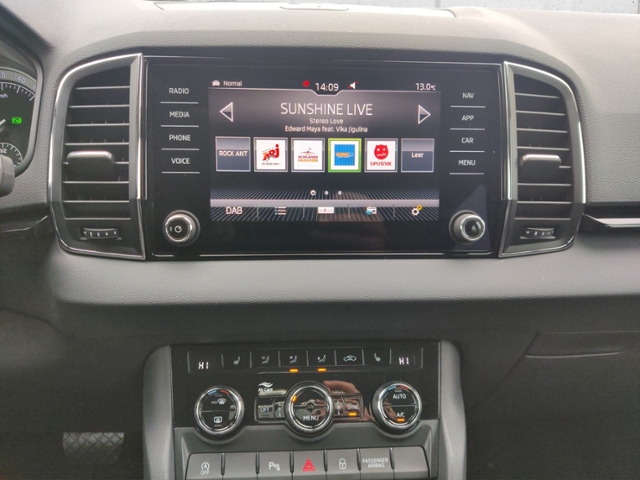 Karoq 1.5 TSI ACT Style REAR VIEW DRIVING MODE