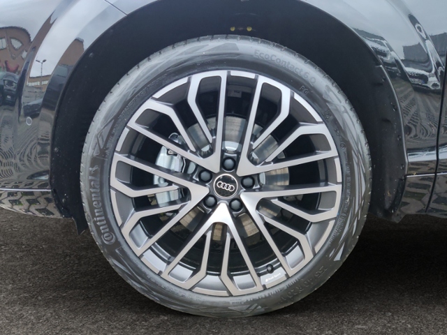 Q3 SUV TFSI quattro 195 kW S tronic NAVI LEDER