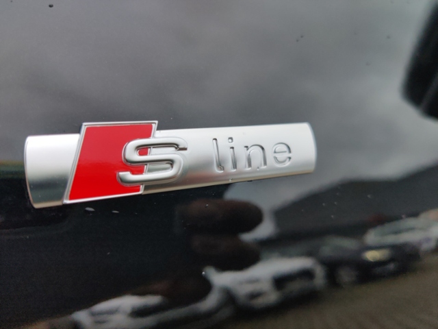 Q3 SUV TFSI quattro 195 kW S tronic NAVI LEDER