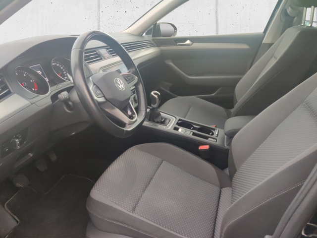 Passat Variant 2.0 TDI  LED NAVI Light Assist La
