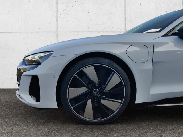 e-tron GT quattro PANO