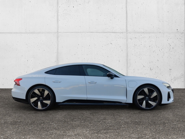 e-tron GT quattro PANO