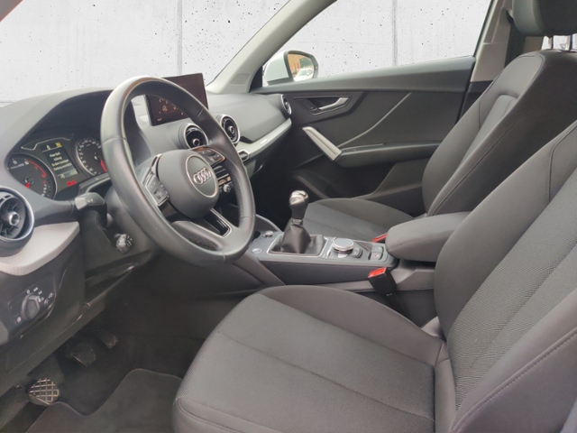 Q2 35 TFSI advanced LED