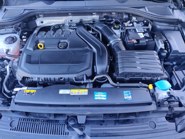 Golf VIII 1.5 TSI Life (EURO 6d) KLIMA LED ALU