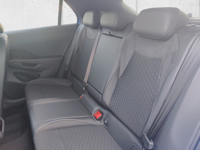 T-Roc R-Line 1.5 l eTSI OPF 110 kW (150 PS) 7-Ga