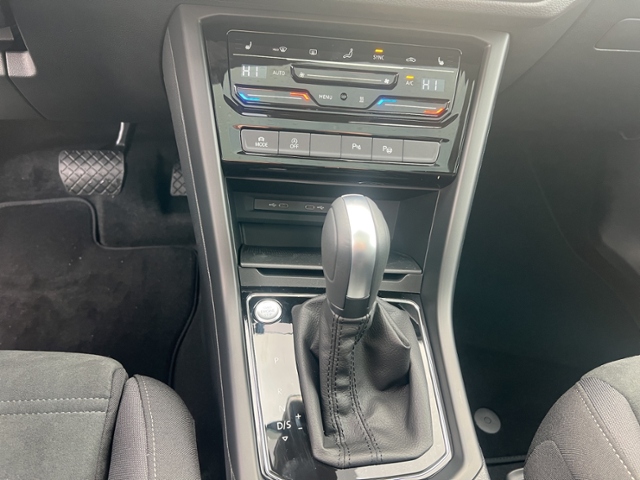 Touran Highline 1,5 TSI 110 kW DSG KLIMA LED