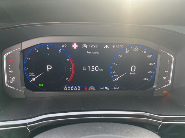 Touran Highline 1,5 TSI 110 kW DSG KLIMA LED