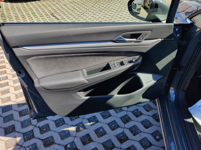 Golf Style 1,5 eTSI 110 kW DSG KLIMA NAVI Panora