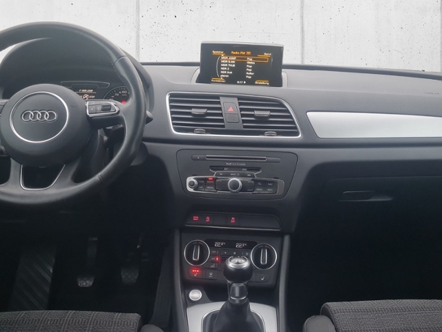 Q3 1.4 TFSI sport ultra KLIMA LED NAVI ALU