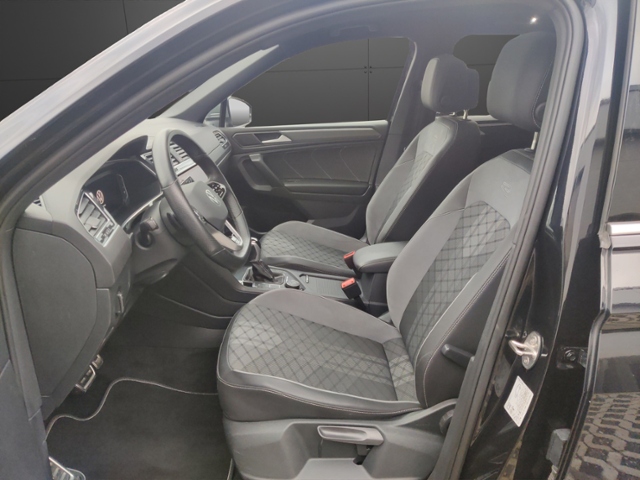 Tiguan Allspace 2.0 TDI R-Line 4Motion Rear View