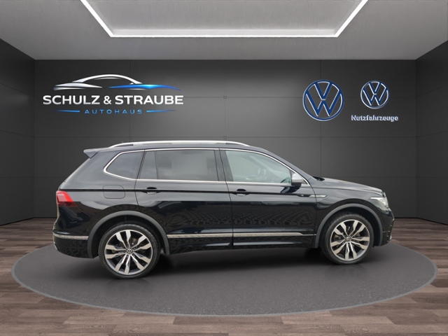 Tiguan Allspace 2.0 TDI R-Line 4Motion Rear View