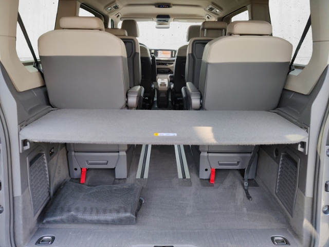 Multivan 2.0 TSI Style lang ACC Side Assis Rear 