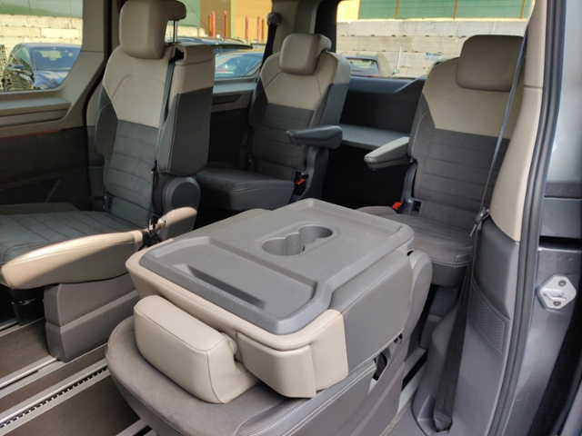 Multivan 2.0 TSI Style lang ACC Side Assis Rear 