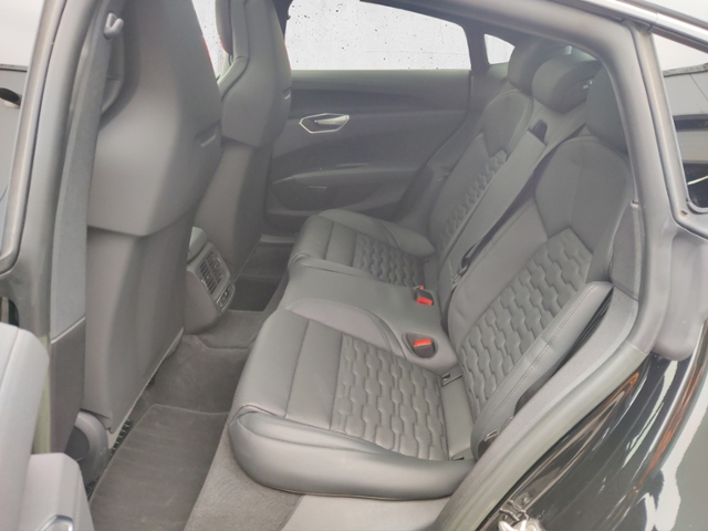 e-tron GT quattro MATRIX PANO