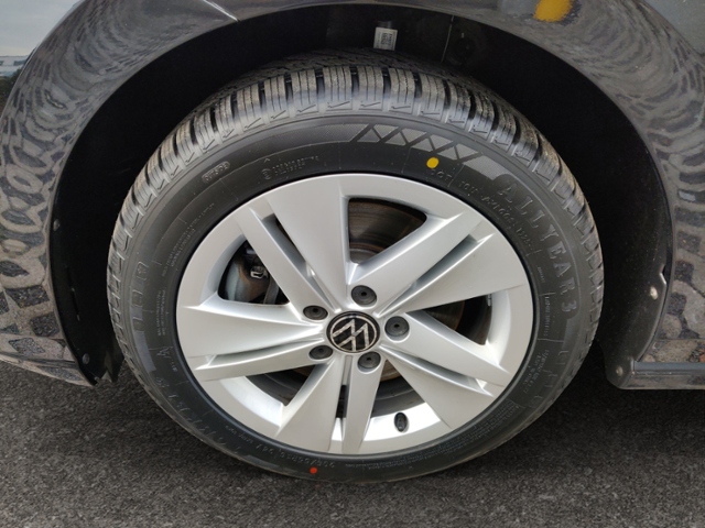 Golf VIII 2.0 TDI Life  Lane Assisv PDC LED App-