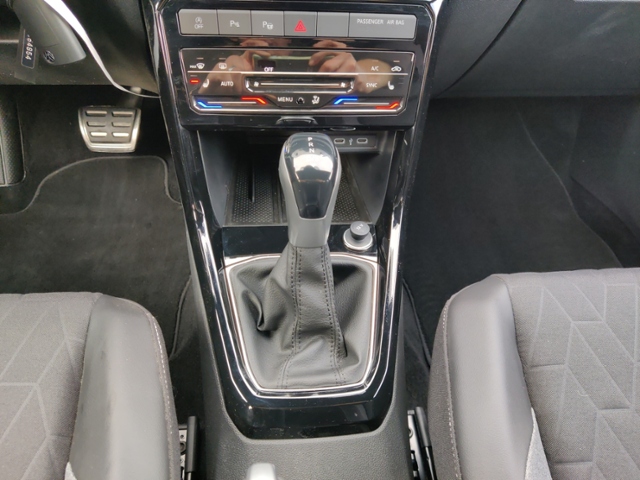 T-Cross 1.0 TSI Goal Rear View, Travel Assist LE