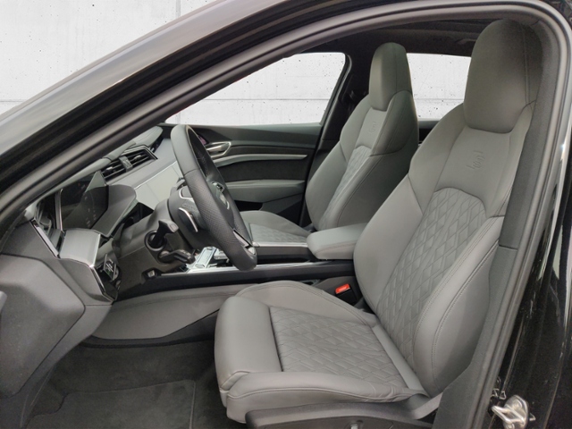 Q8 e-tron 55 quattro S line KLIMA LED NAVI ALU